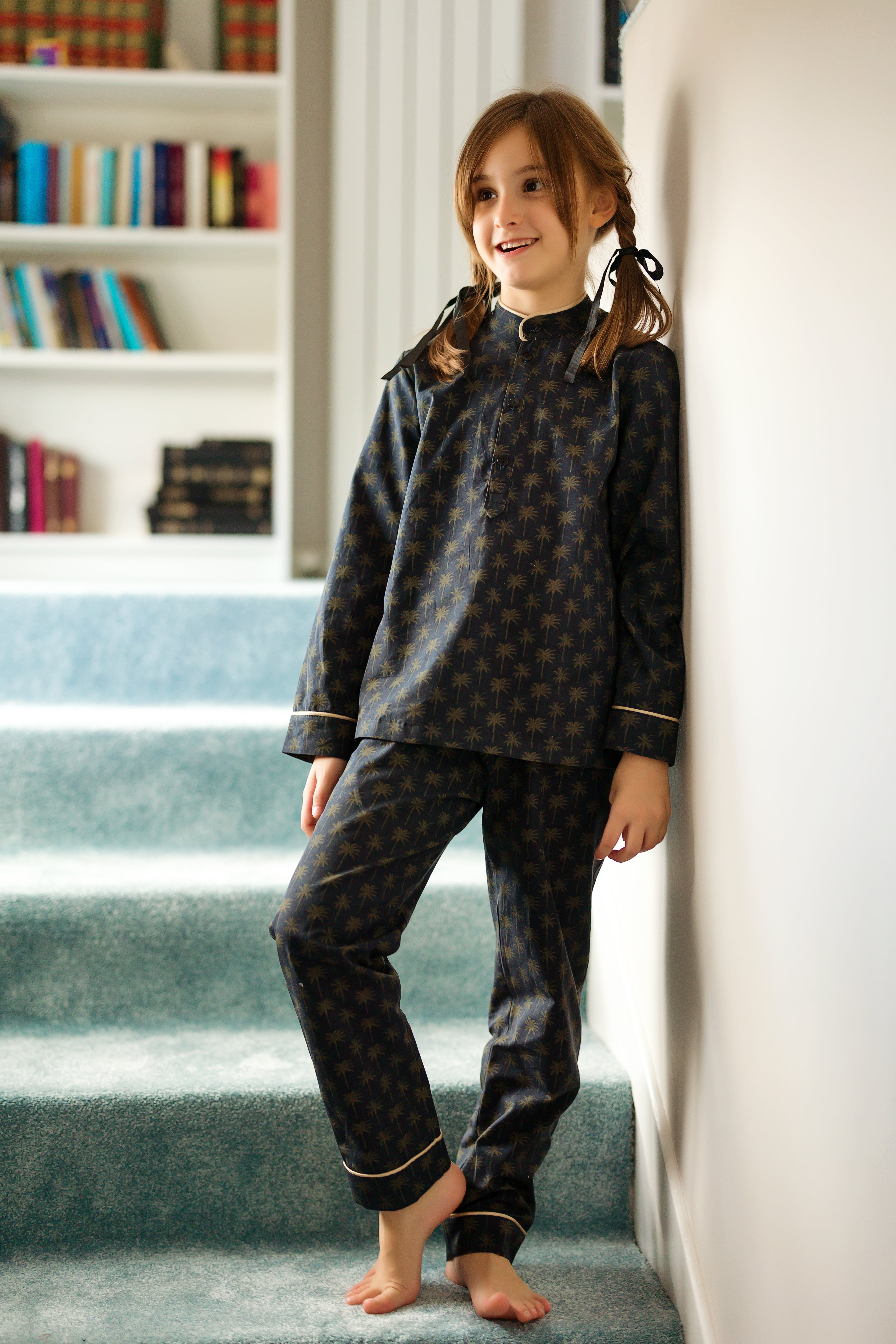 Pijama bleumarin cu imprimeu de palmieri pentru copii - personalizabilă