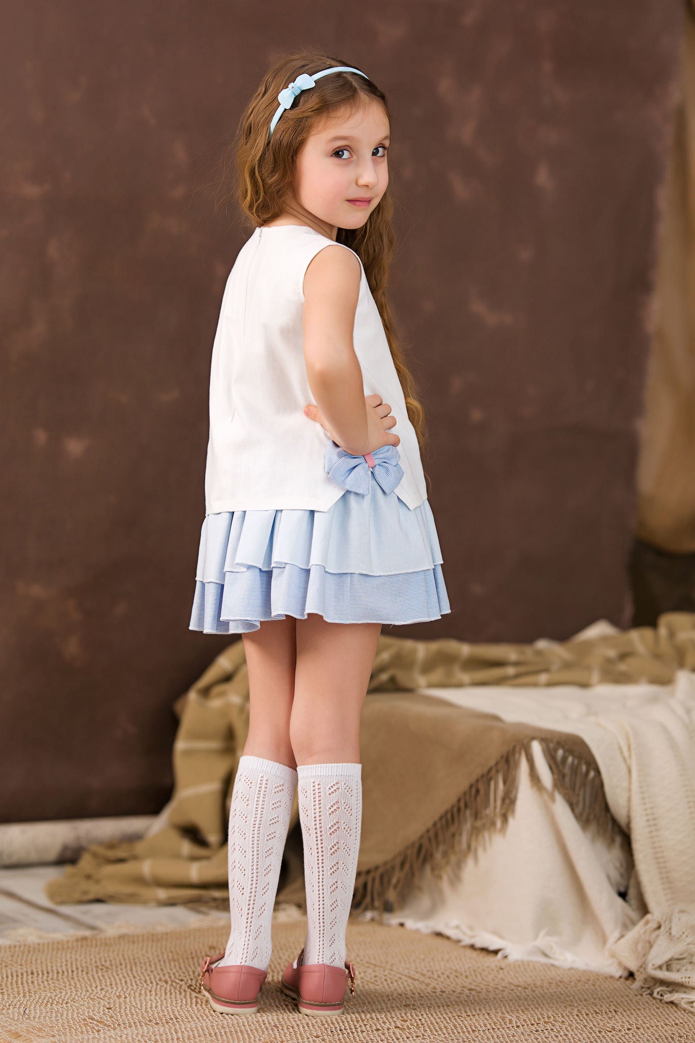 Rochie din in alb și bumbac bleu pentru fetite - Bella